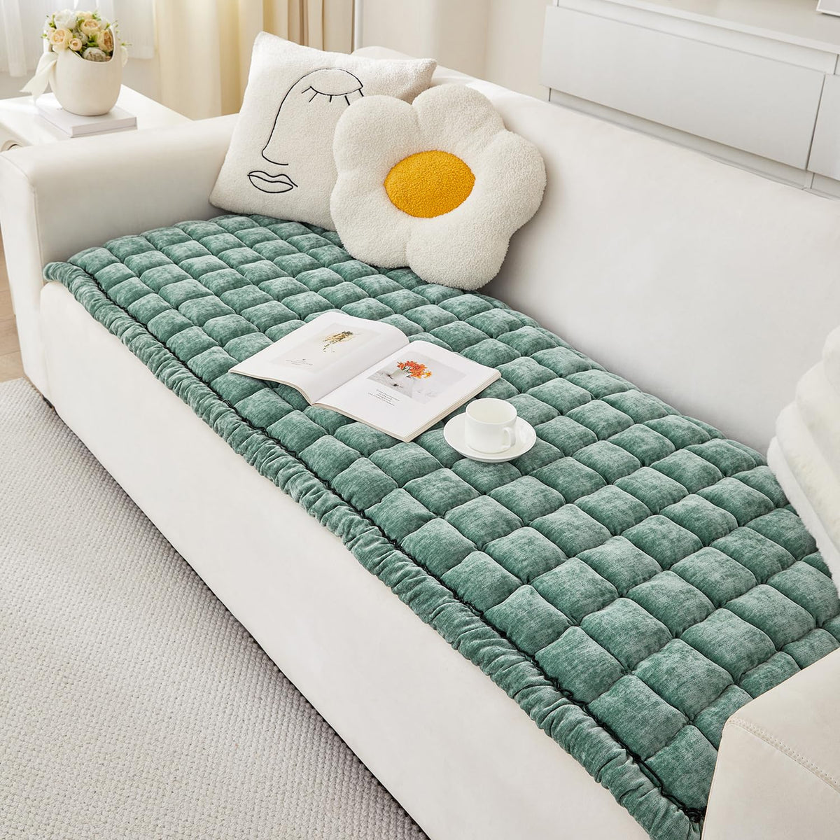AEEISHOMEREFORM Non-Slip Chenille Pet Sofa Mat