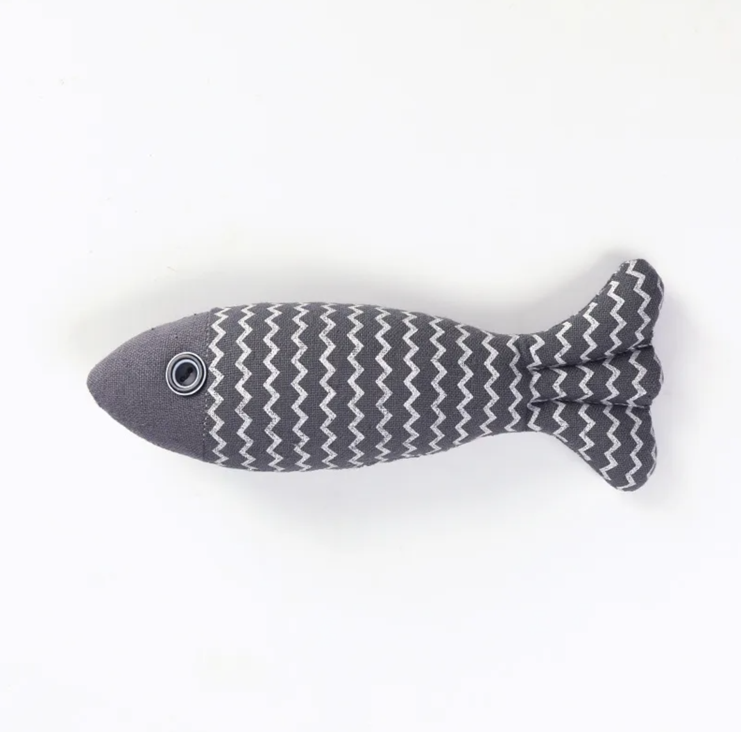 Linen Fish Cat Kicker Toy – Navy