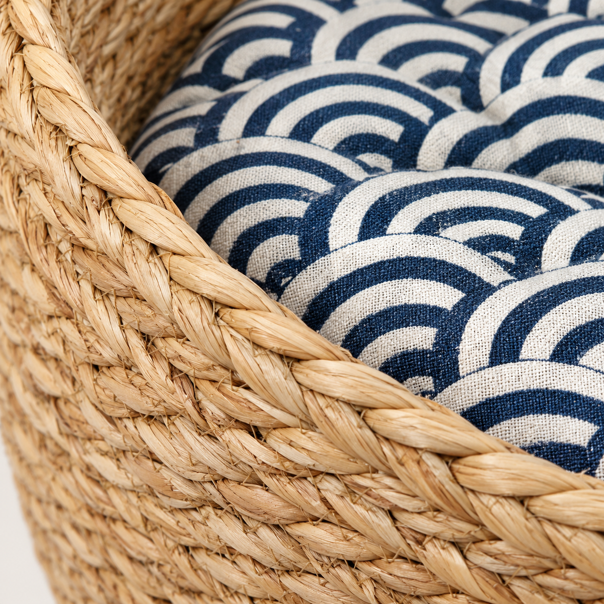 BubuKuku Woven Cat Basket Bed with Cushion – material detail