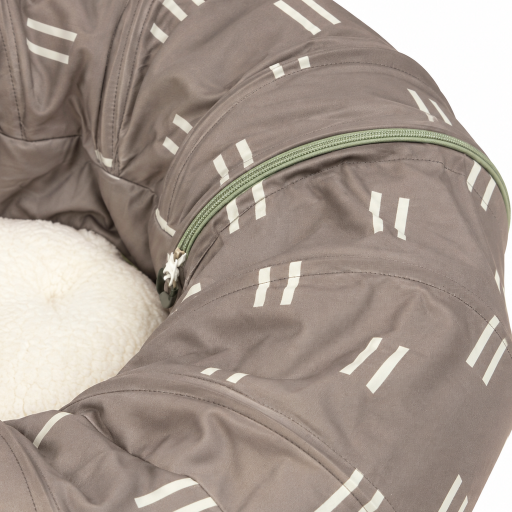 Kitty City Pop-Up Cat Tunnel Bed – Brown – material detail