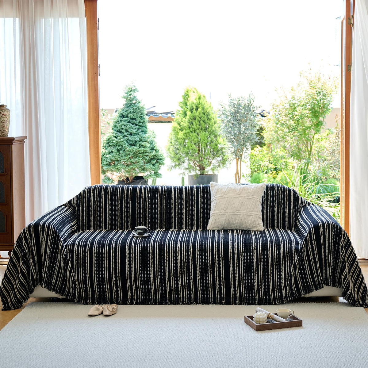 HANDONTIME Chenille Pet Sofa Throw – Black & White, 71 × 150 in