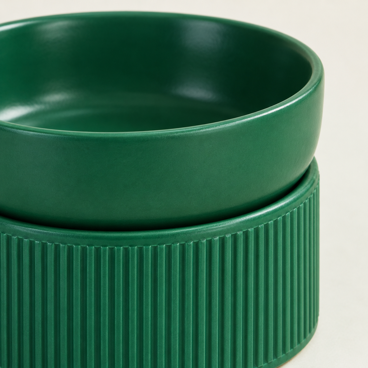 Close-up of the green ceramic rim and ribbed exterior