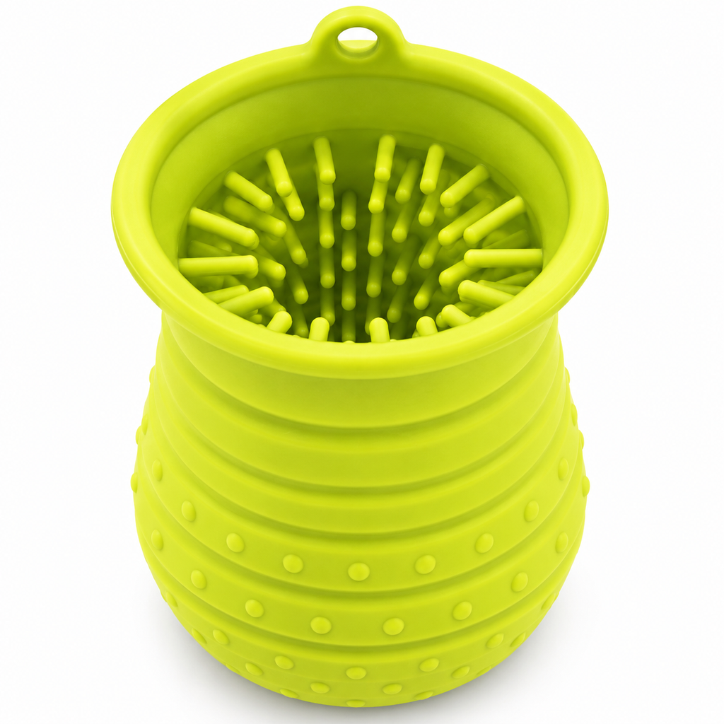 Detail of the cup's internal silicone bristles